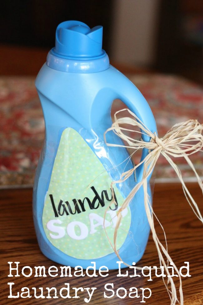 Homemade Laundry Detergent (Free Printable Recipe)